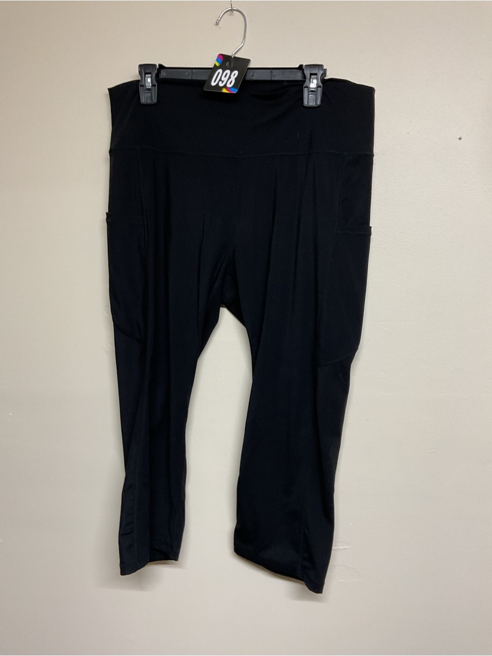 Yelete Black Leggings with Side Pockets
